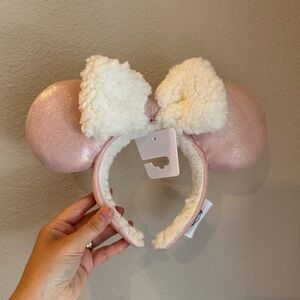 NWT Cozy Sherpa Disney Parks Mouse Ear Headband